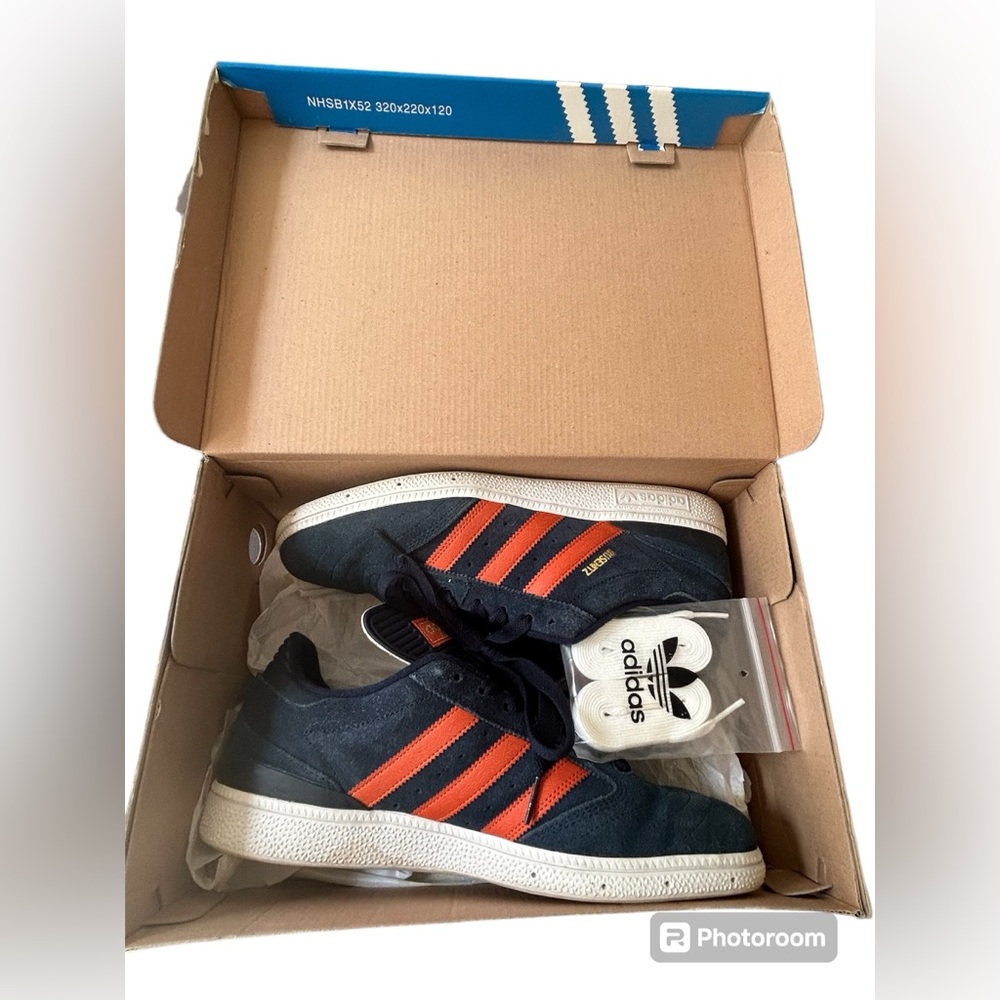 Adidas BUSENITZ Men’s size 9.5 Skateboarding Shoe- Navy/Orange